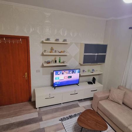 Ferienwohnung Liqeni Thate, Tirane Exterior foto